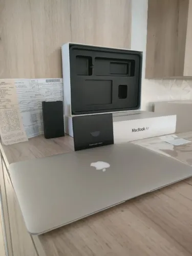 Apple MacBook Air A1466 na Caixa Original, Nota Fiscal, Pouquissimo Uso, Bateria 63 Ciclos