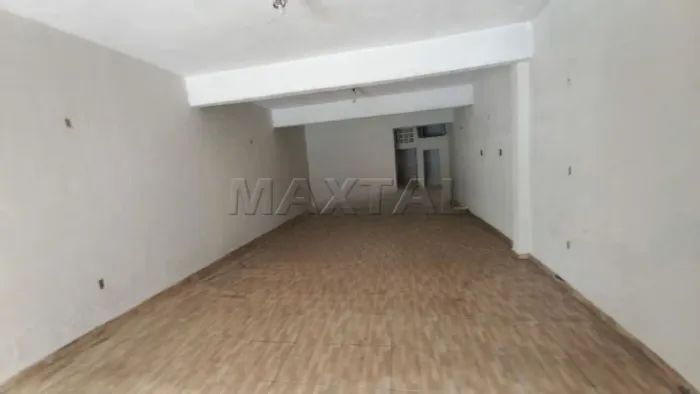 Salão com 96m² para locação, com piso frio, 2 banheiros e copa, no Lauzane Paulista.