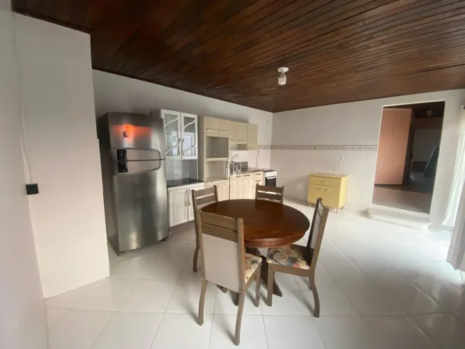 Apartamento para alugar no bairro Centro - Garopaba/SC