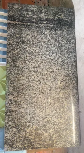 Granito para Mesa ou Bancada - Peça Grande e Muito Resistente
