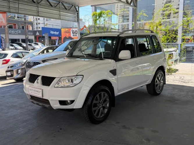 Mitsubishi Pajero TR4 2.0 Flex 16V 4X2 Aut. 2014