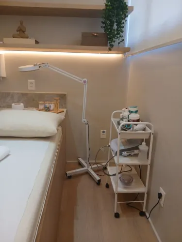 Luminária e lupa led para limpeza de pele