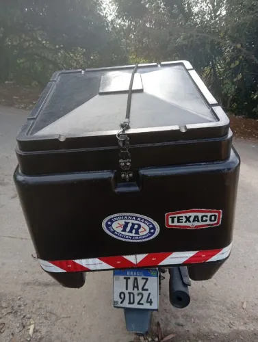 ? BAÚ DE MOTO 130 LITROS + SUPORTE ?