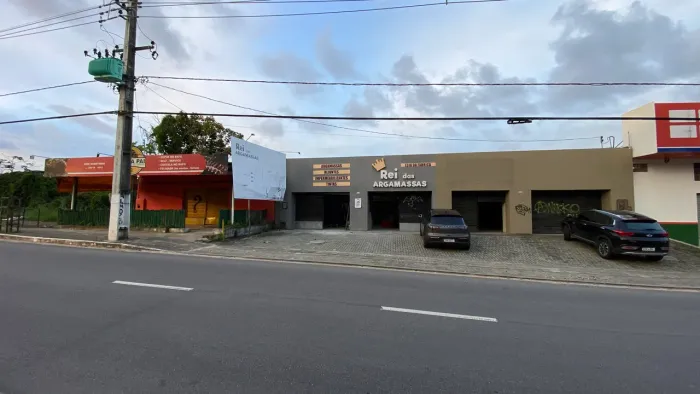 Galpões na Av. de Goes Monteiro