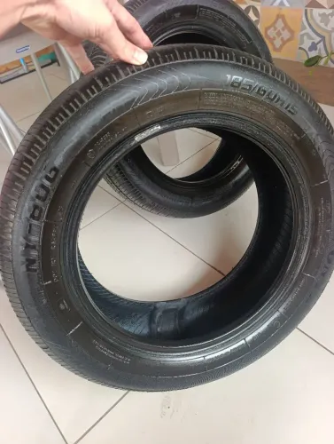 Vendo pneus em perfeito estado
