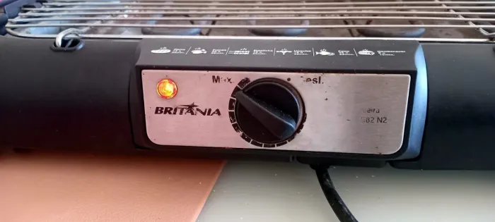 Vendo churrasqueira elétrica Britânia GourmetCGB2