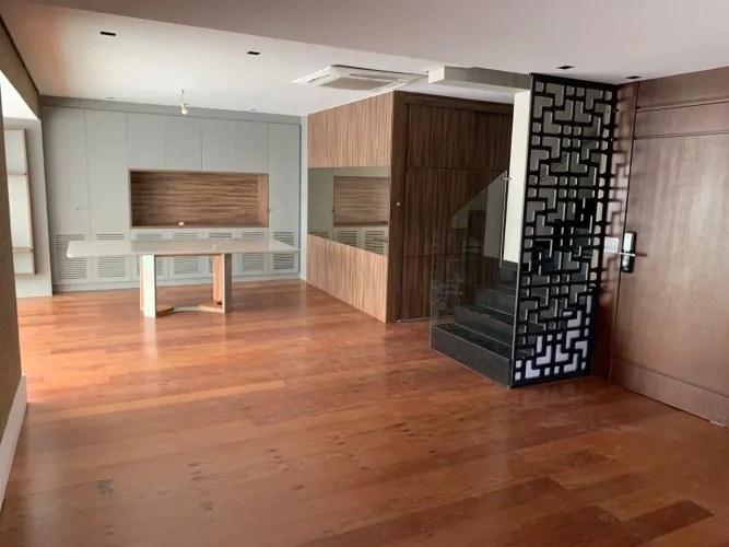 Venda Cobertura 4 Dormitórios - 250 m² Moema