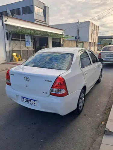 Toyota Etios X Sedan 1.5 Flex 16V 4P Mec. 2015