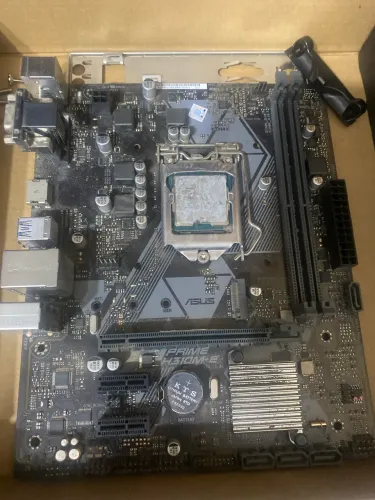 Vendo placa-mãe+processador Asus h310m e processador Intel 9400F u