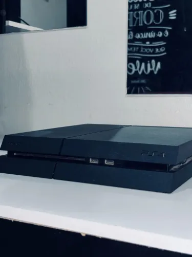PlayStation 4 em bom estado!?