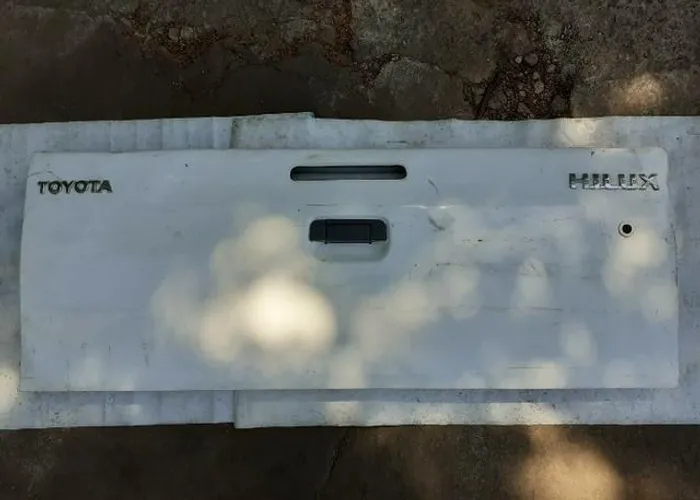Tampa Traseira Caçamba Hilux 12/15 Com Detalhe #4899