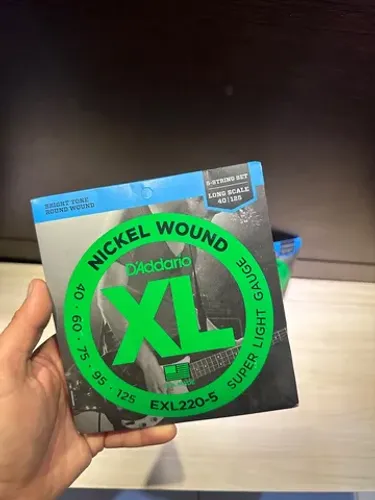 Cordas baixo daddario nickel wound 5 cordas 040