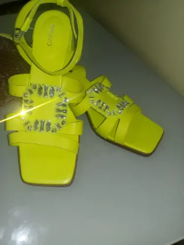 Uma linda sandália arezzo 38