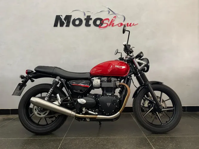 TRIUMPH STREET TWIN 900cc