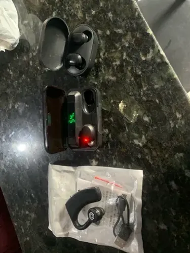 Varios fones bluetooth lia a descrição