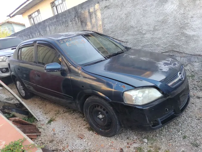 SUCATA Astra 2003