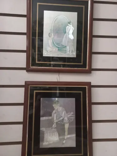 2 quadro metálico antigo bailarina