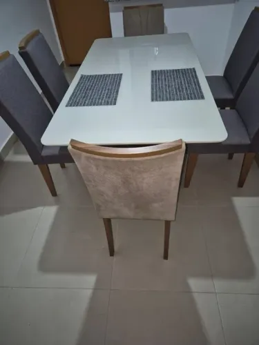 Mesa de Jantar 4 lugares + 2