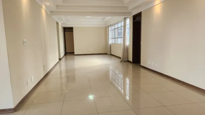 Apartamento em Petrópolis com 260m² apenas 645.000