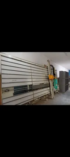 Máquina de Corte de MDF Seccionadora Putch Menicone 