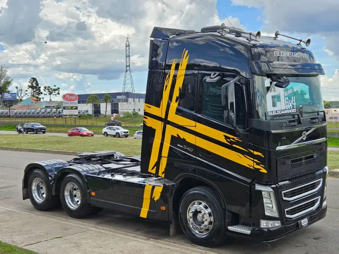 Volvo FH 540 6x4 Bug Leve Mola Ano 21 Teto Alto Automático Carenagem Lateral 