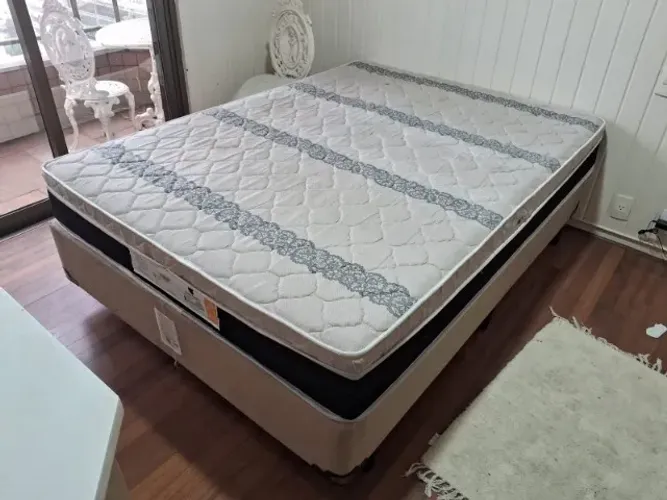 Cama Box de casal - ótimo estado