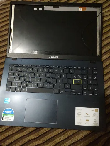 Notebook Asus e510 com defeito 
