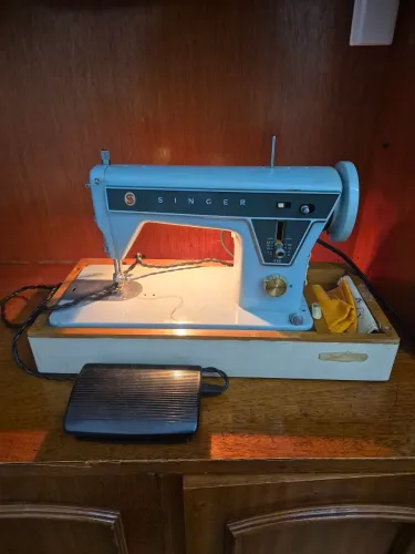 Máquina de Costura Singer 660c