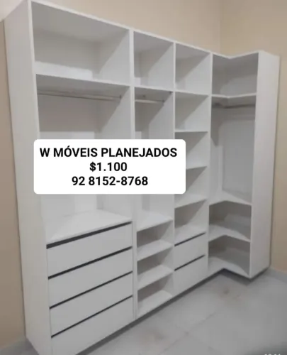 Closet em L com fundo 