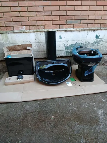 Kit banheiro completo vaso c/ caixa acoplada e pia ... preto e novo 