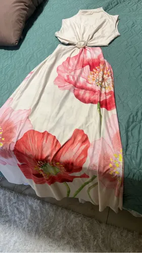 Vestido longo elegante com abertura