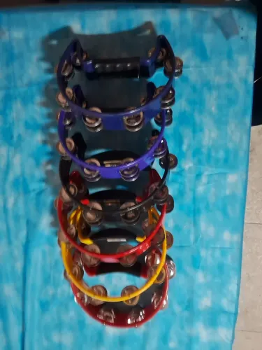 Pandeirola meia lua em várias cores