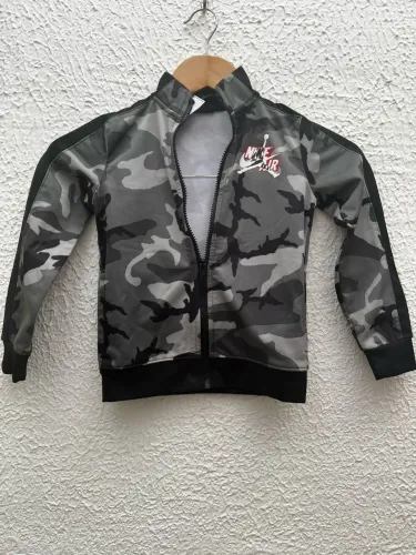 Jaqueta Nike Air Jordan Camuflada Infantil 4 anos
