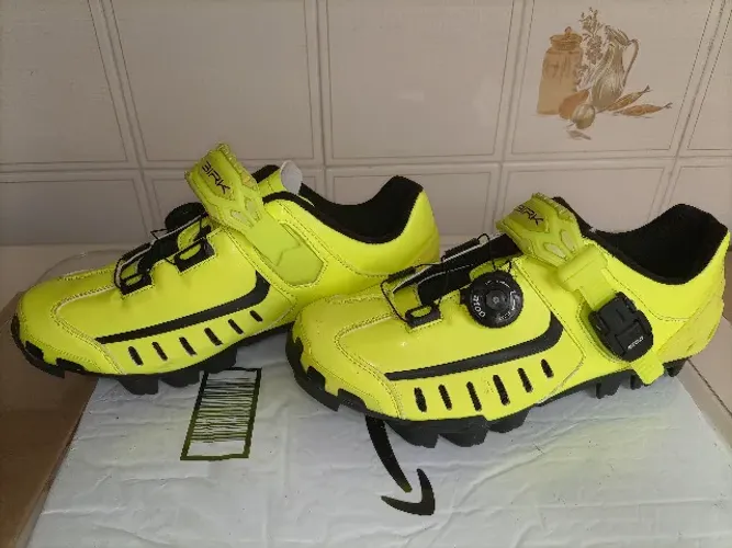 Sapatilha para ciclismo BIKE - Marca Birk - Norueguesa - Nova