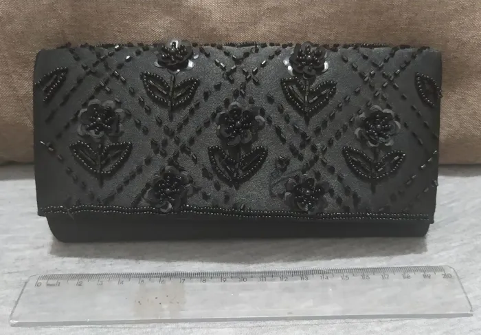 BOLSA Clutch de Festa Preta com Pedrarias - Bolsa de Mão.