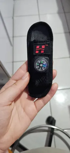 Bússola com estojo para lanterna