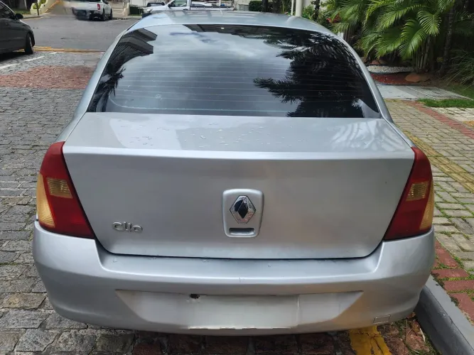 Renault Clio Sed. Privilège Hi-flex 1.6 16V 4P 2007