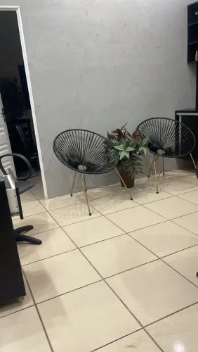 Cadeira redonda em espaguete com ferro maciço 