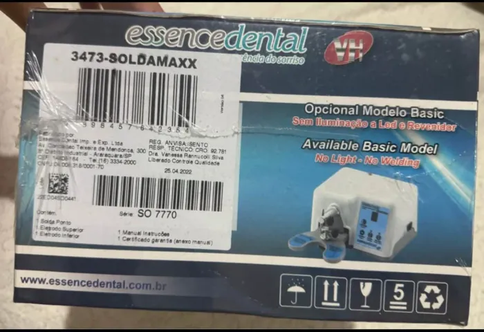 Máquina de solda ortodôntica na caixa 