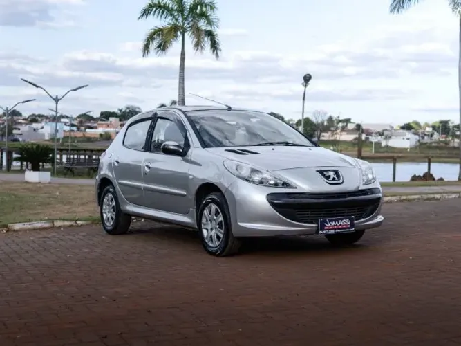Peugeot 207 XR 1.4 Flex 8V 5P 2011