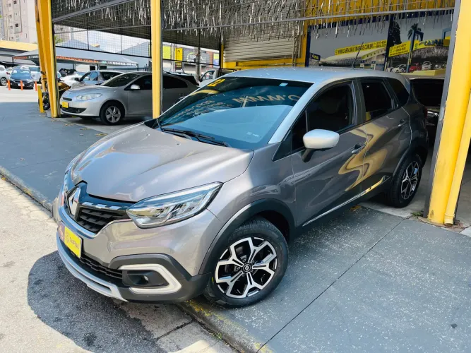 Captur Iconic 1.3 flex turbo ano 2022 - 