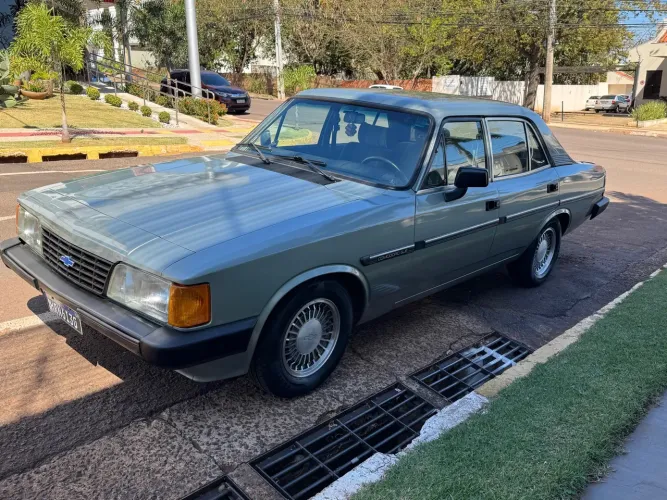 Opala Comodoro placa Preta 4cc