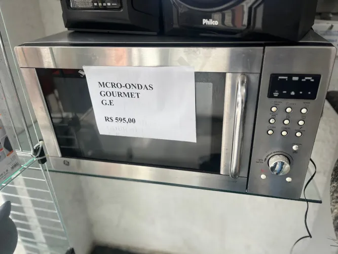 Forno microondas GE gourmet