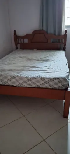 Cama de madeira maciça - Mogno (Gramado/RS)