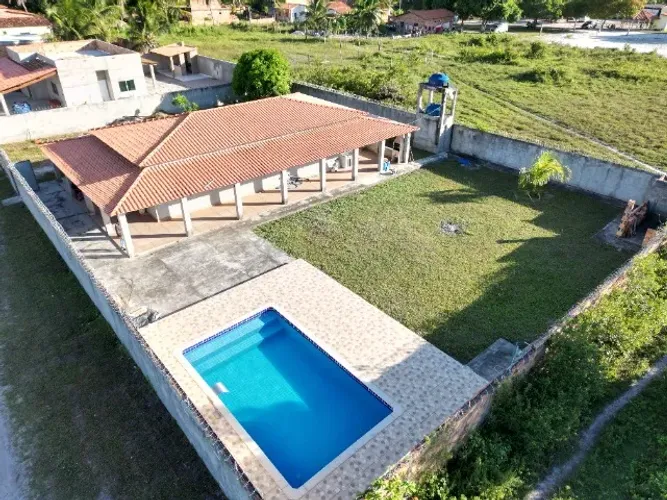 CASA DE VERANEIO CONDE/ BA.