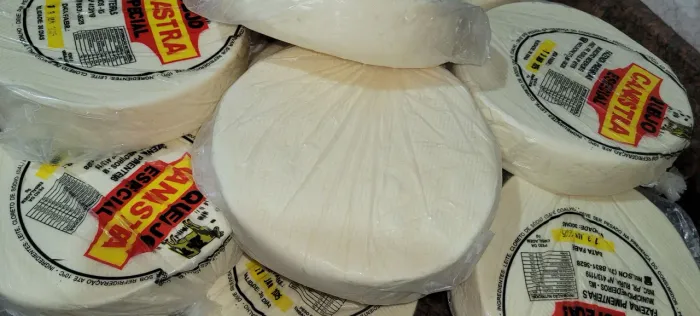 Queijo Canastra - original da região 