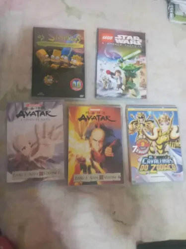 Lote de DVDs - Avatar, Cavaleiros do Zodíaco, Simpsons, Star Wars