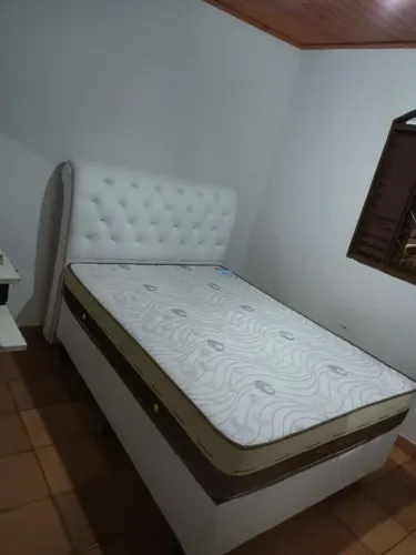 Cama Box Casal com Cabeceira Estofada e Colchão Confortável