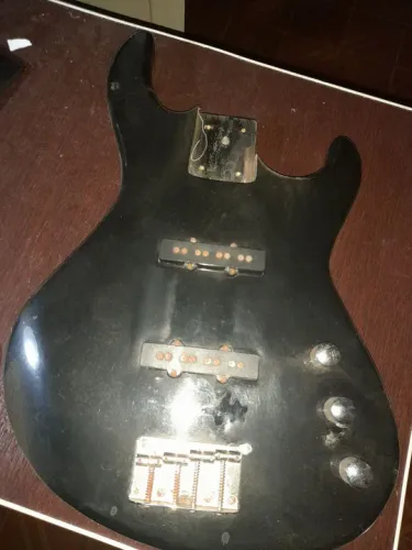 Corpo de baixo estilo jazz bass