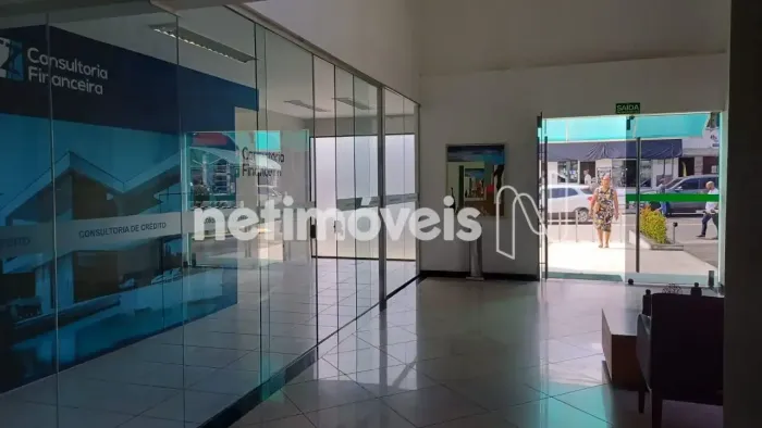 Loja Comercial com Dois Pavimentos em Sussuarana